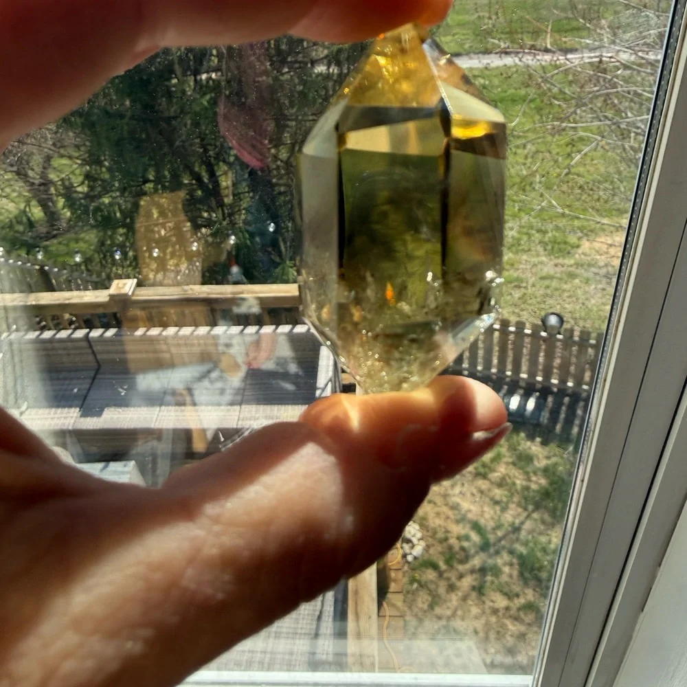 natural double point Citrine with a smokey rainbow mountain inside - Picture 6 of 8